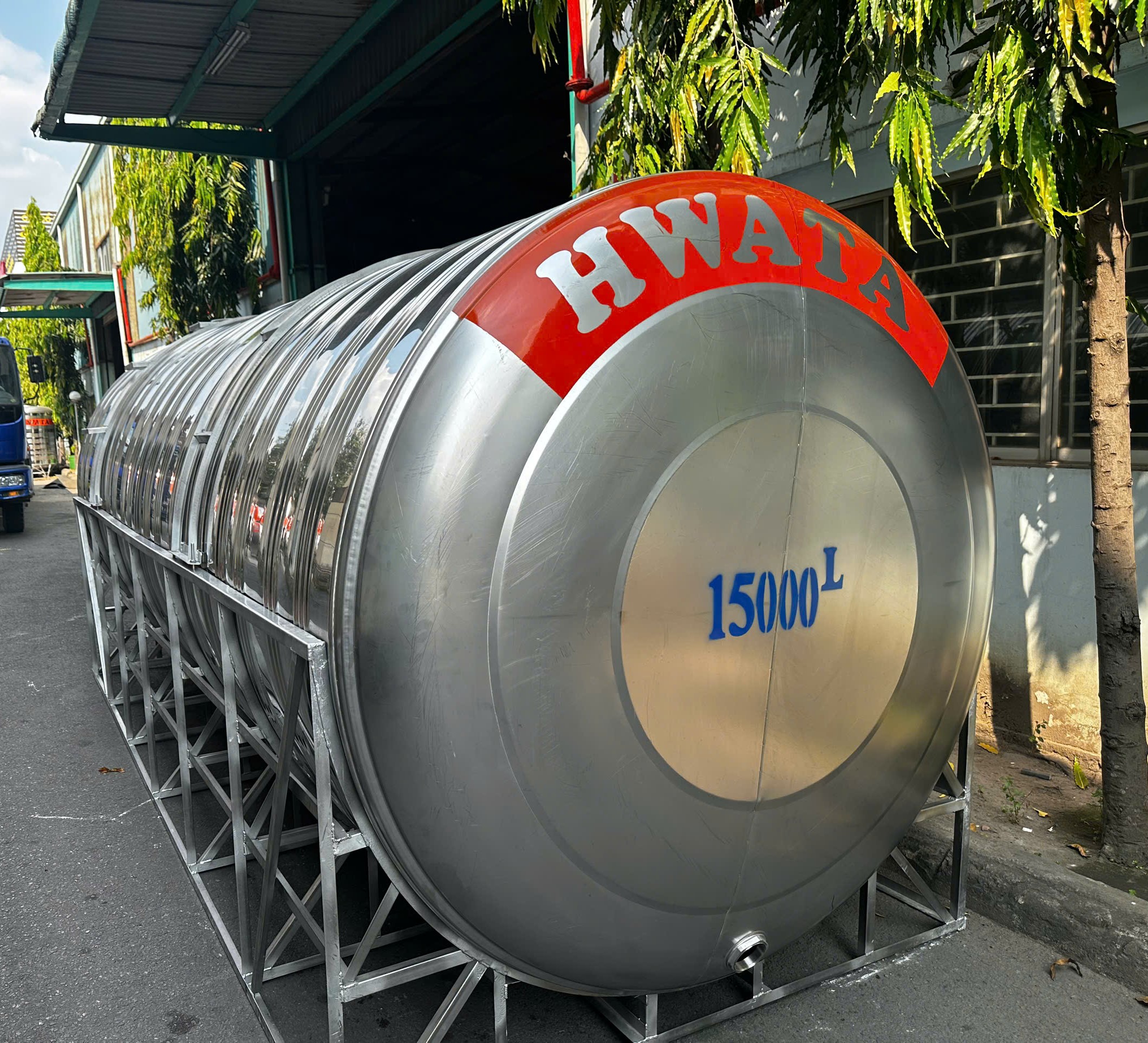 So sánh bồn inox công nghiệp đứng ngang và lắp ghép